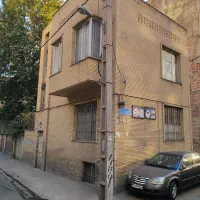 ملک دربستی دو نبش حیاط دار جهت کارگاه یا انبار