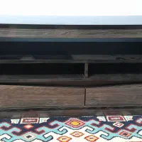 زیر تلویزیون و بخاری