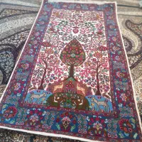 یک عدد فرش دست بافت