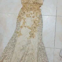 لباس مجلسی به همراه دو جفت کفش و یک کیف اشانتیون