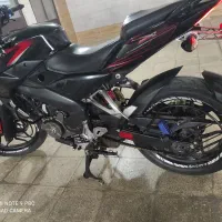 Ns200|موتورسیکلت|رباط‌کریم, رباط‌کریم|دیوار