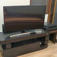 میز زیر تلویزیون