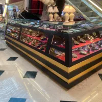 ویترین مغازه