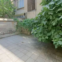۴۰ متر طبقه همکف با حیاط اختصاصی
