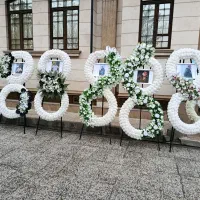 اجاره تاج گل مصنوعی ویژه مراسم ترحیم و افتتاحیه