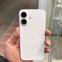 آیفون ۱۶ نرمال