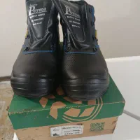 کفش کار با کیفیت