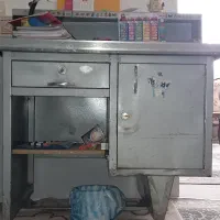 میز کاملا فلزی جا دار باقیمت مناسب|میز تحریر و کامپیوتر|زنجان, |دیوار