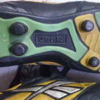 کتونی فوتبال اصل اصل پیچی با آچار|کیف، کفش، کمربند|نسیمشهر, |دیوار