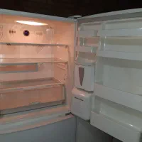 یخچال فریزر اسنوا سالم و تمیز در حد نو بدون برفک|یخچال و فریزر|بروجرد, |دیوار