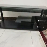 میز تلویزیون شیشه ای