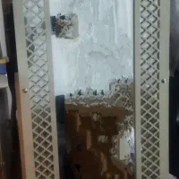 اینه ایستاده . کمد دار