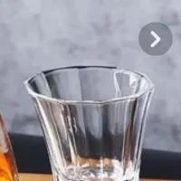 لیوان یا بستنی خوری