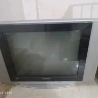 کولر و تلویزیون و دو عدد قفس و طرقه|تلویزیون و پروژکتور|قم, نیروگاه|دیوار