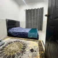 منزل مبله نوساز جنب حرم شاهچراغ|اجارهٔ کوتاهمدت آپارتمان و سوئیت|شیراز, شاهچراغ|دیوار