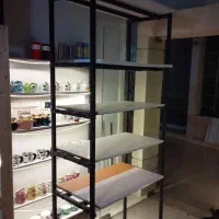 قفسه و پله آهنی