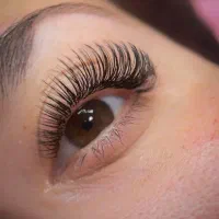 تخفیف خدمات مژه اکستنشن