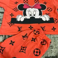 نیم تنه و شورتک