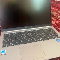 لپ تاپ نوو فقط از کارتن باز شده