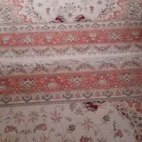 دوتا فرش ۱۲متری نخی یکی از فرش ها پاریکی داره