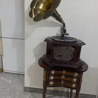 گرامافون با میز