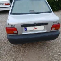 پراید نقره‌ای هیدرولیک