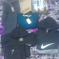 چند تکه لباس نو|لباس|حمیدیا, |دیوار