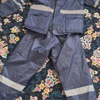 یک دست لباس هم بارونی هست و هم بادگیر هست