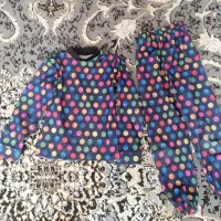لباس دخترانه|کفش و لباس بچه|شیراز, کوشک میدان|دیوار