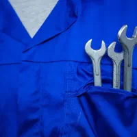 استخدام نیروی فنی