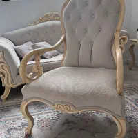 مبل نئوکلاسیک ۷ نفره با میزناهارخوری ۶ نفره