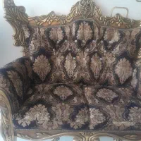 مبل سلطنتی  ۹ نفره سالم به همراه میز وسط ۲تا عسلی