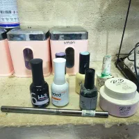 ۸عدد لوازم برای کاشت ناخون