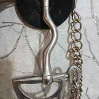 دهنه و لوازم اسب در حد