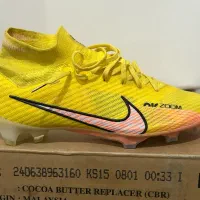 استوک فوتبال نایک مرکوریال کلاس A|کیف، کفش، کمربند|اندیشه, اندیشه فاز ۱|دیوار