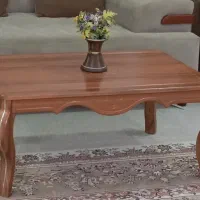 جلومبلی وسه عدد عسلی خوشرنگ