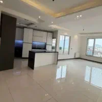 فروش تک واحدی 132 متری / خیابان لاکانی