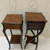 دو عدد میز چوبی ،کنارسالنی ،تلفن ،آباژور