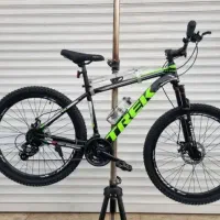 دوچرخه TRAKبین بیمارستان سینا و ارتش(چهارراه حافظ)