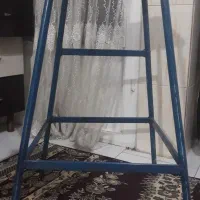 چهار پایه فلزی