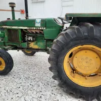 تراکتور جاندیر ۲۰۴۰ چهار سیلندرمدل ۶۱