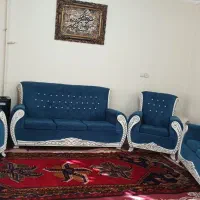 مبل و دو عدد در