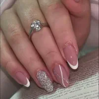 خدمات کاشت ناخن