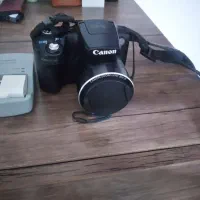 دوربین کنون بسیار تمیز و سالم