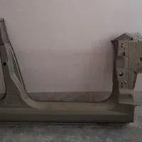 رکاب و ستون وسط چپ و راست رانا با گلگیر عقب رانا|قطعات یدکی و لوازم جانبی|کرمانشاه, |دیوار