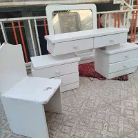 میز و آینه چوبی سفید|بوفه، ویترین، کنسول|خمینیشهر, |دیوار