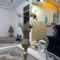 گلدان با گل طلایی|گل مصنوعی|کرج, حصارک پایین|دیوار