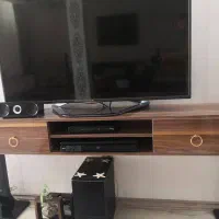 میز تلویزیون دیواری در حد نو