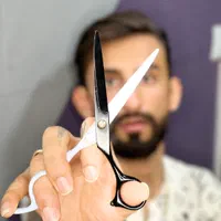آرایشگر هنرمند(ماهر و نیمه ماهر)