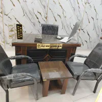 ۶ عدد صندلی چرخدار و ۶ عدد میز و ۱۲ عدد صندلی